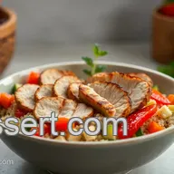 Bowl de Quinoa aux L&eacute;gumes et Poulet Grill&eacute; : Un Repas &Eacute;quilibr&eacute; et Simple