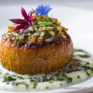 Oignons farcis au riz et herbes fraches le plat mijot&eacute; et fondant